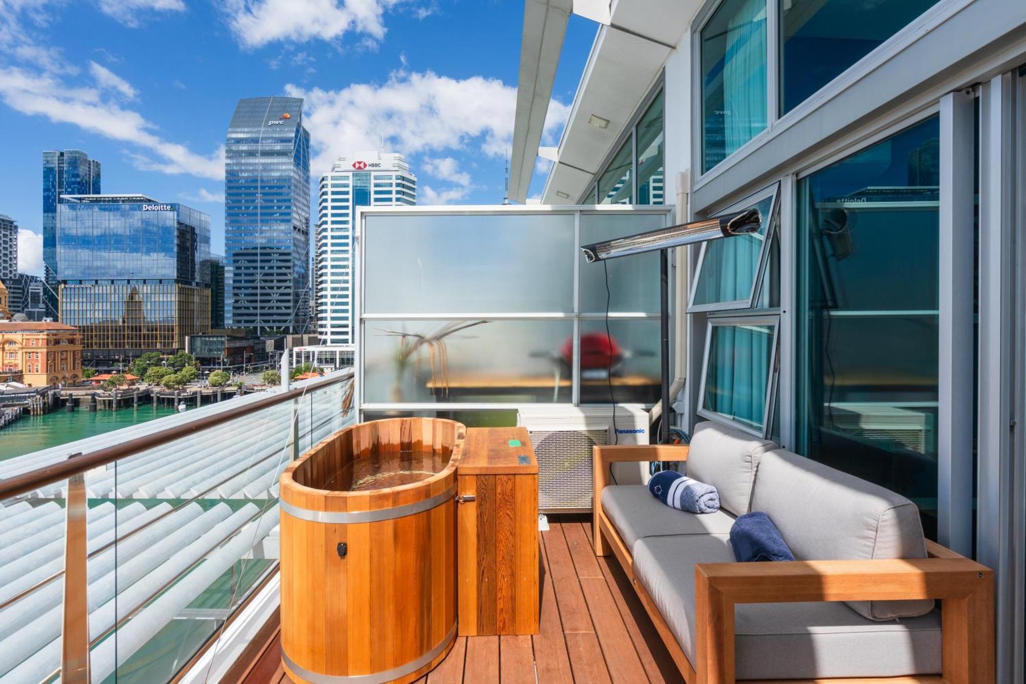 Penthouse Apartment With Stunning Harbour Views Auckland Exterior photo