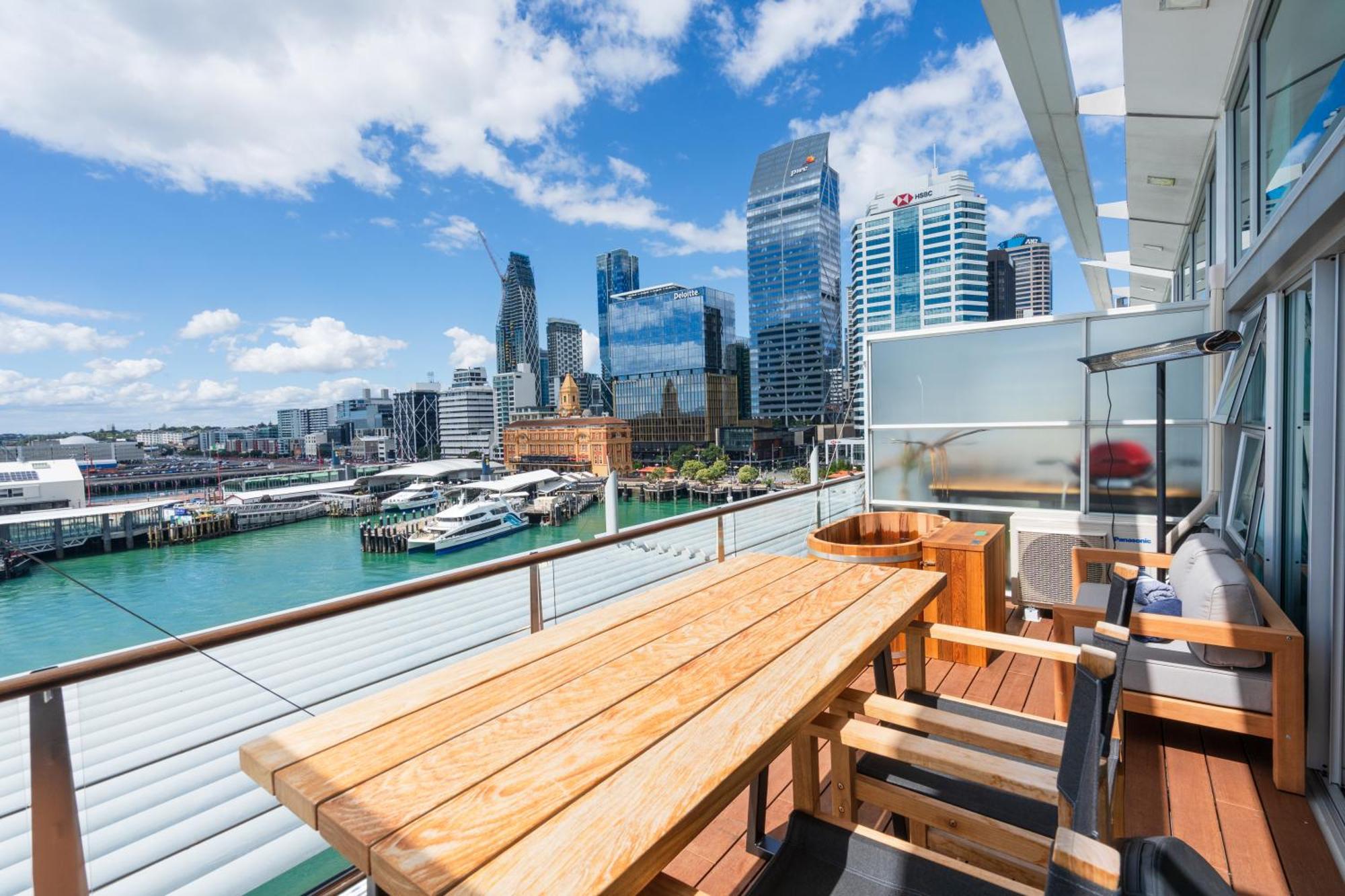 Penthouse Apartment With Stunning Harbour Views Auckland Exterior photo